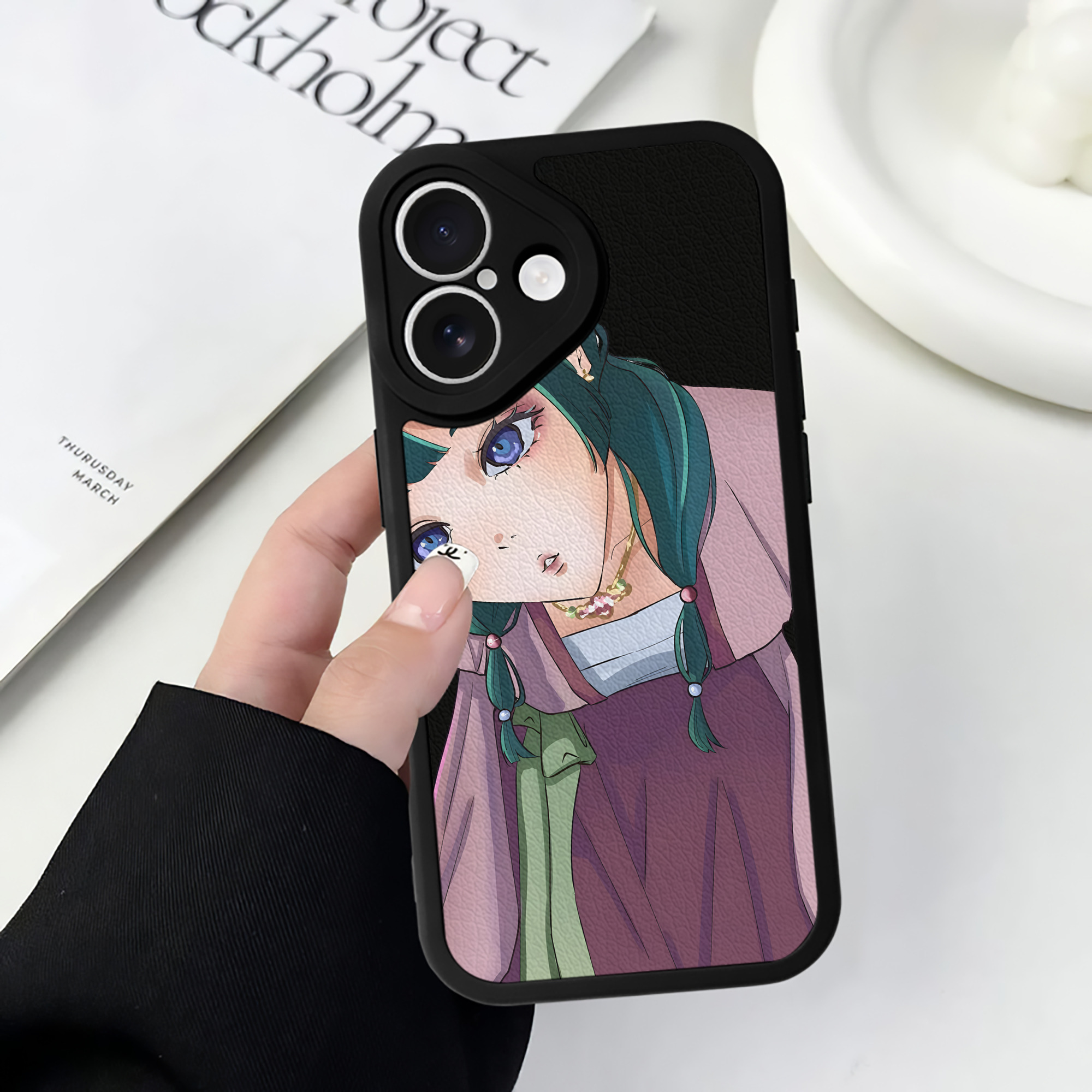 （画像用） 薬屋のひとりごと The Apothecary Diaries 【iPhone 16シリーズ対応】シリコンスマホケース（レザー調） 材質：シリコン